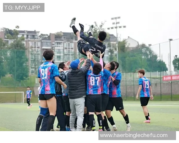 足球明星群体合影集锦展现绿茵场上的荣耀与友谊